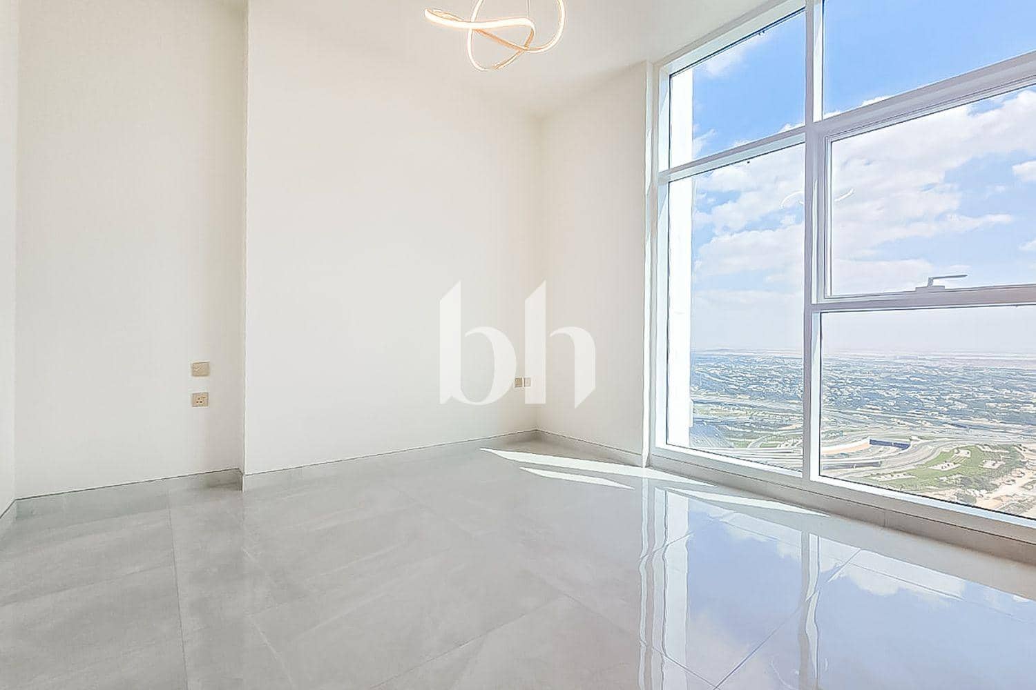 2 Bedroom Apartment in Skyz By Danube - photo 1