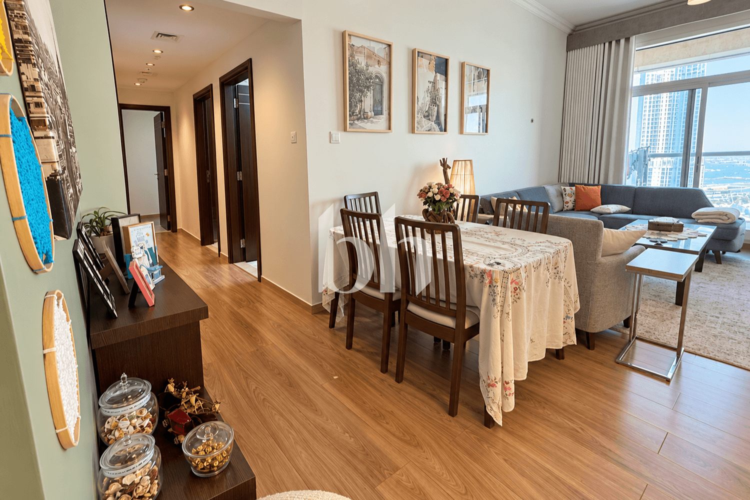 2 Bedroom Apartment in Siraj Tower - photo 2