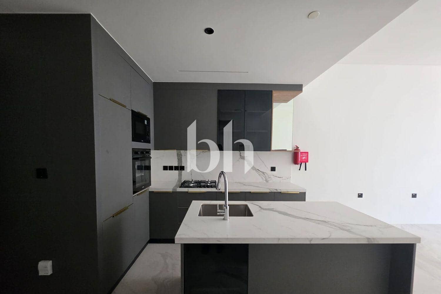 3 Bedroom Apartment in 48 Parkside - photo 1
