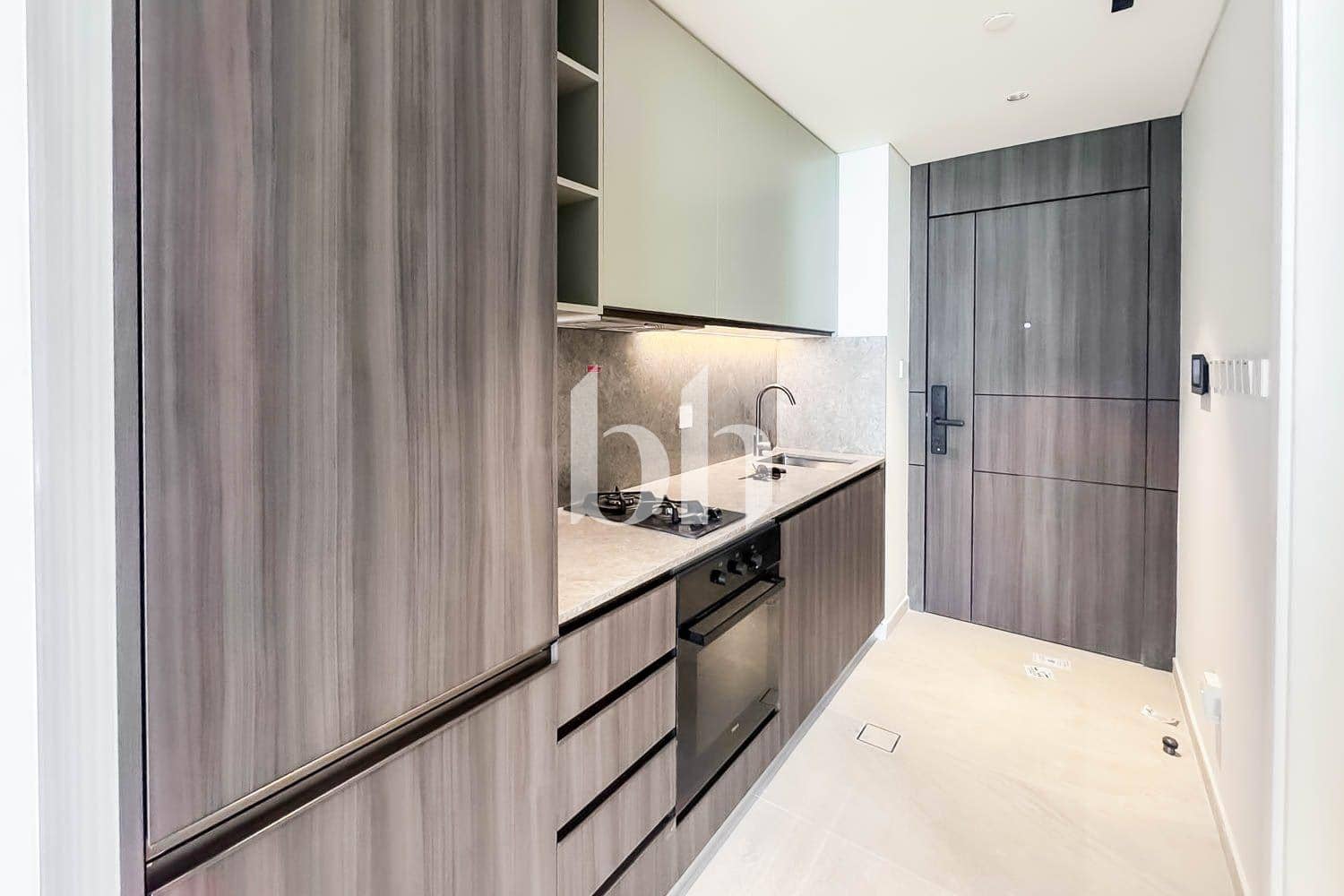 Studio Apartment in Beverly Boulevard - photo 2