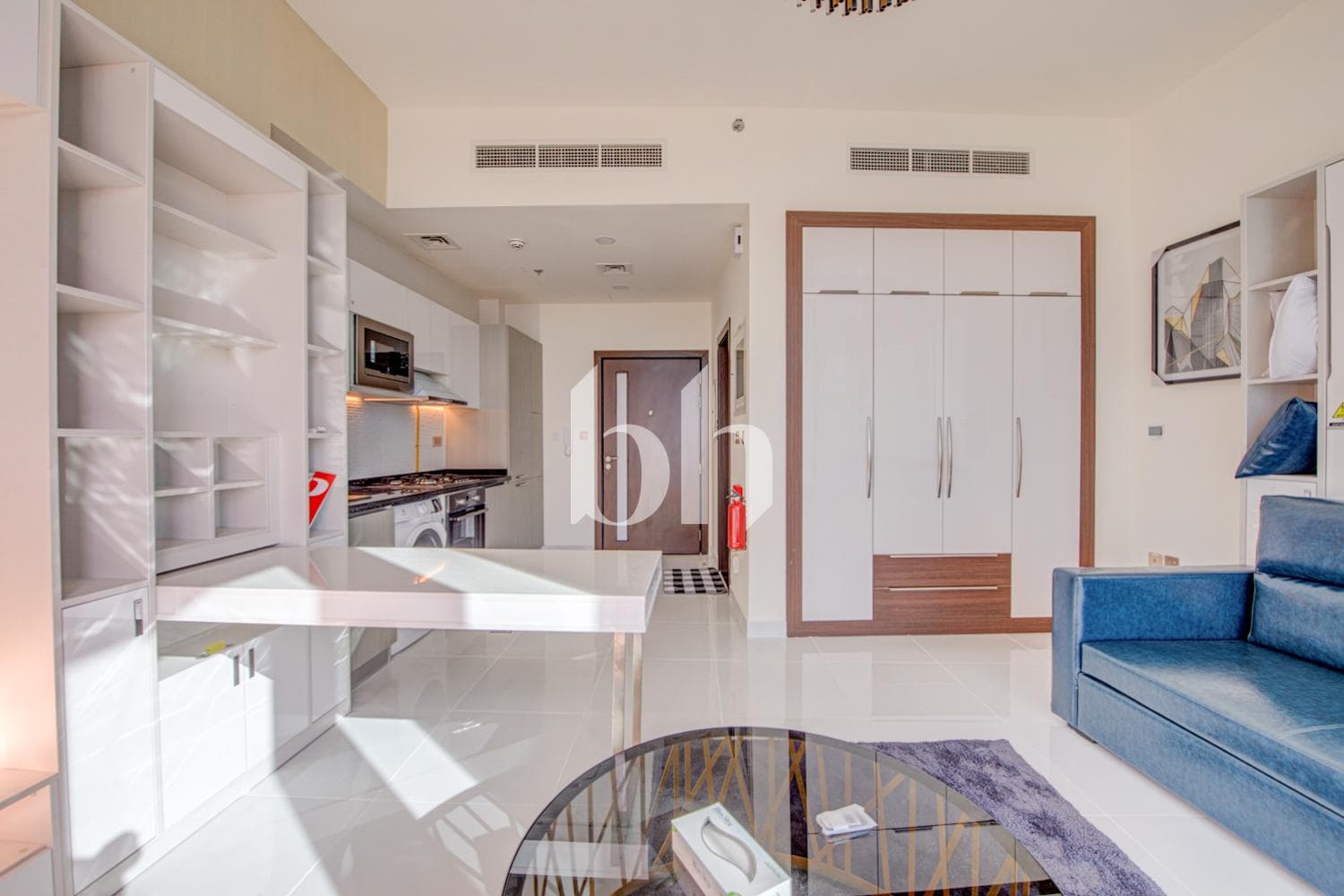 Apartment in Miraclz Tower by Danube - photo 1