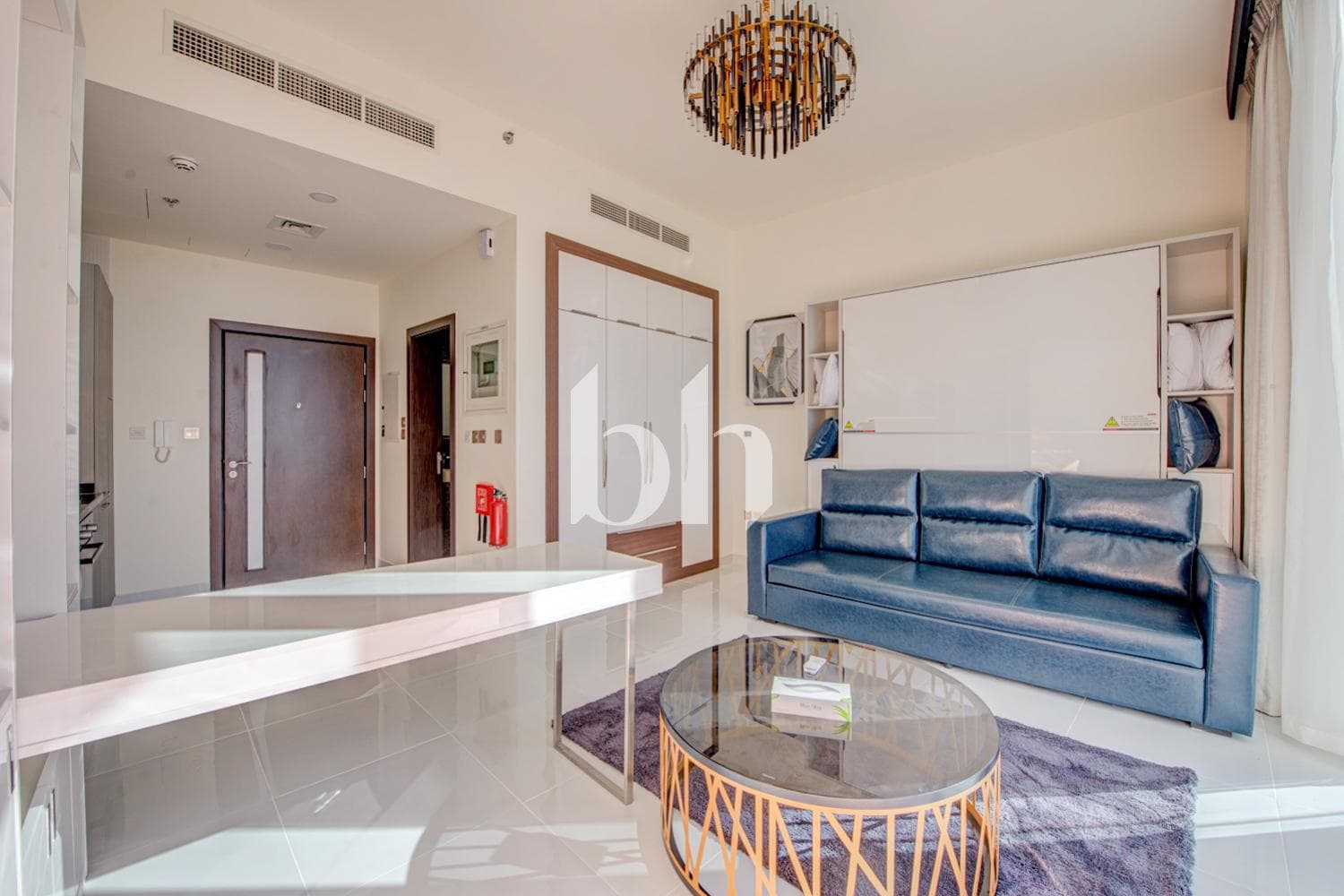 Apartment in Miraclz Tower by Danube - photo 2