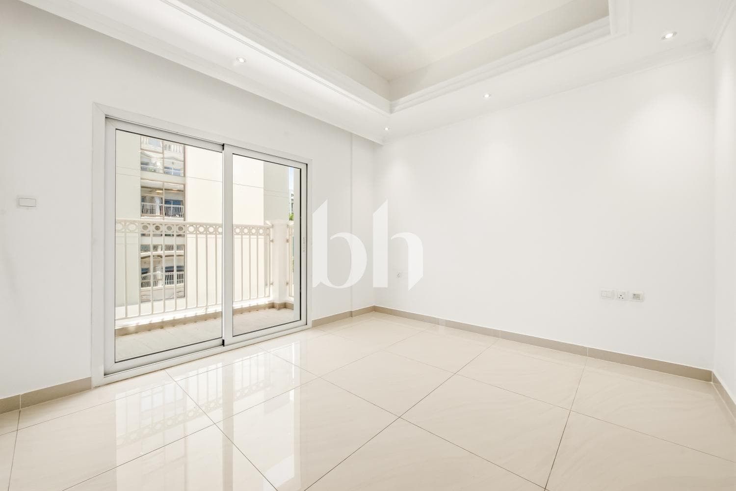 2 Bedroom Apartment in Vincitore Palacio - photo 2