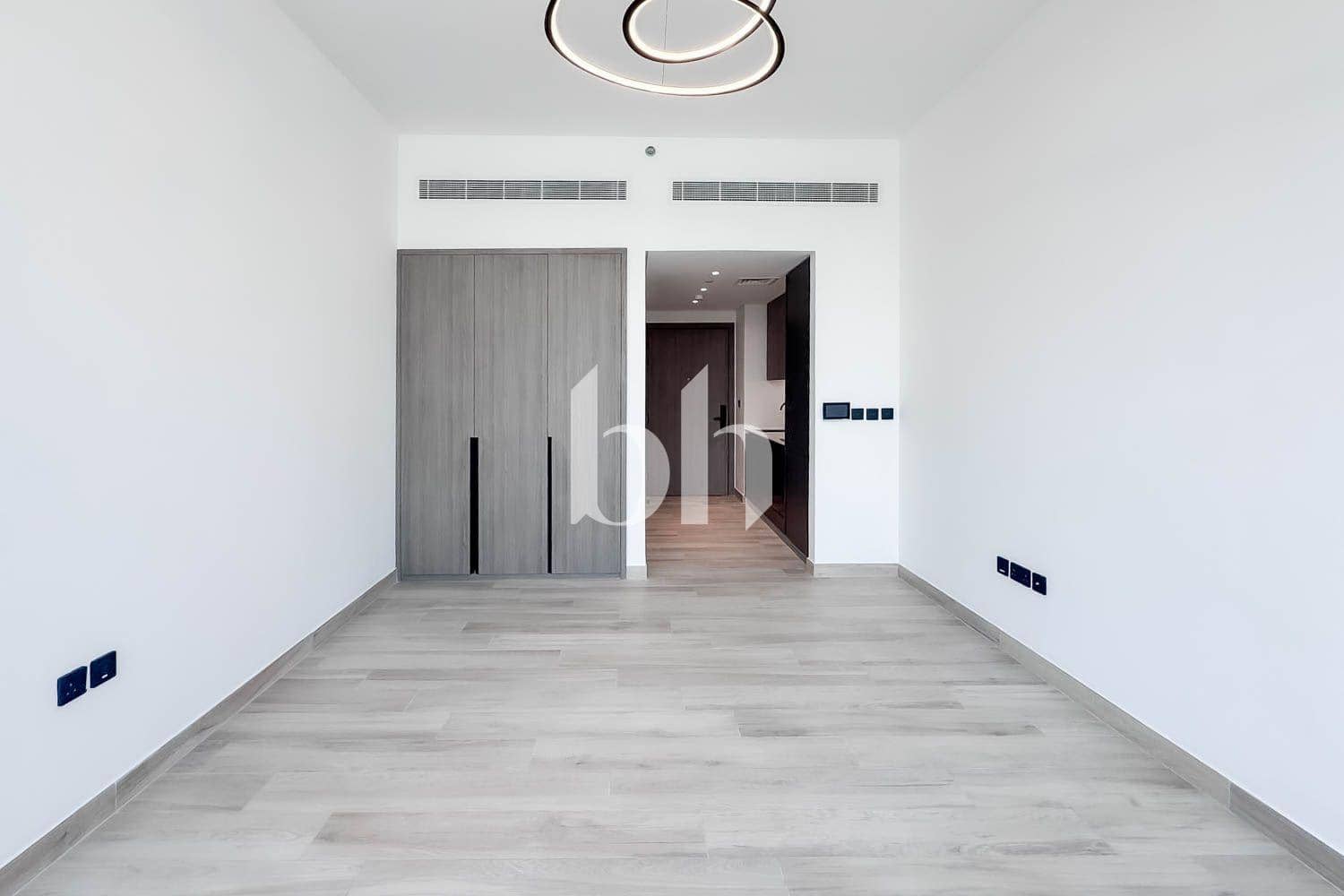 Studio Apartment in Oxford Gardens