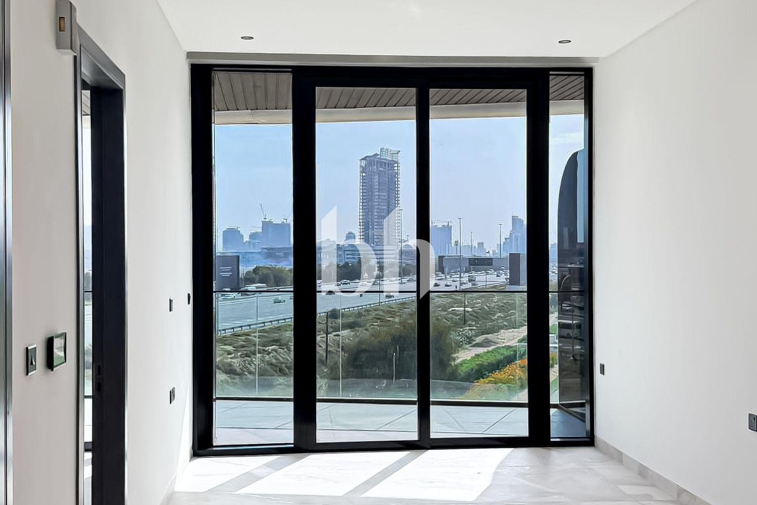 1 Bedroom Apartment in 48 Parkside - photo 2