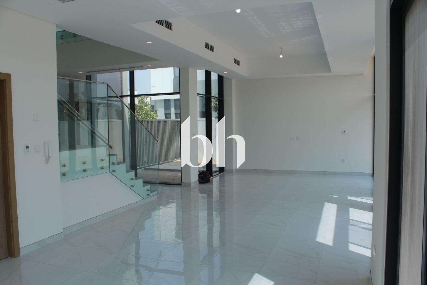 4 Bedroom Villa in Murooj Al Furjan 1 - photo 1
