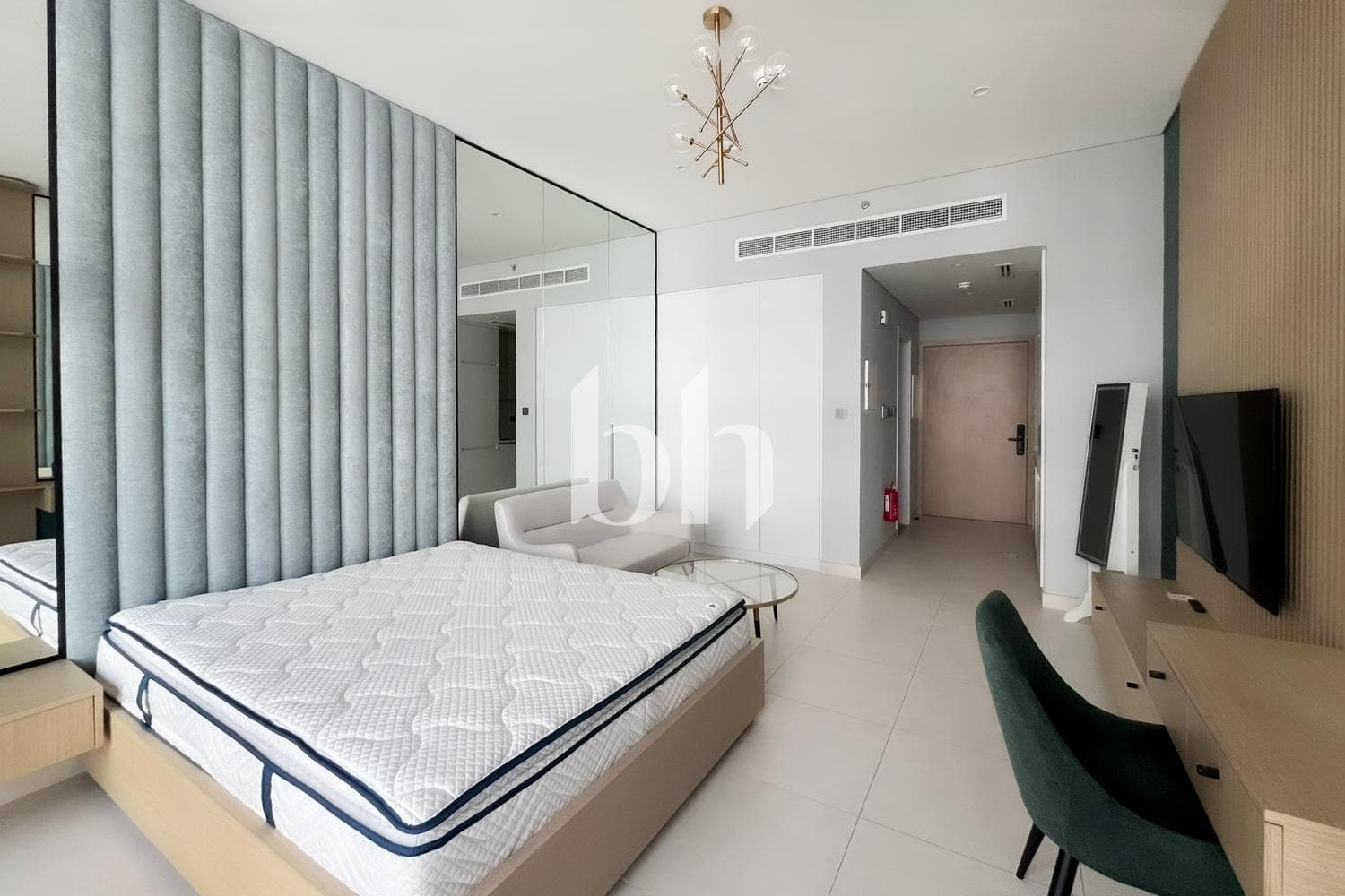 Apartment in Westwood By IMTIAZ - photo 2