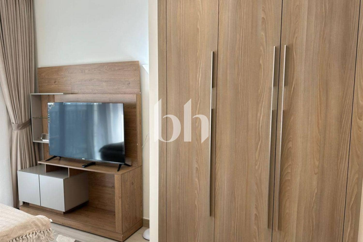 Studio Apartment in AZIZI Pearl - photo 2