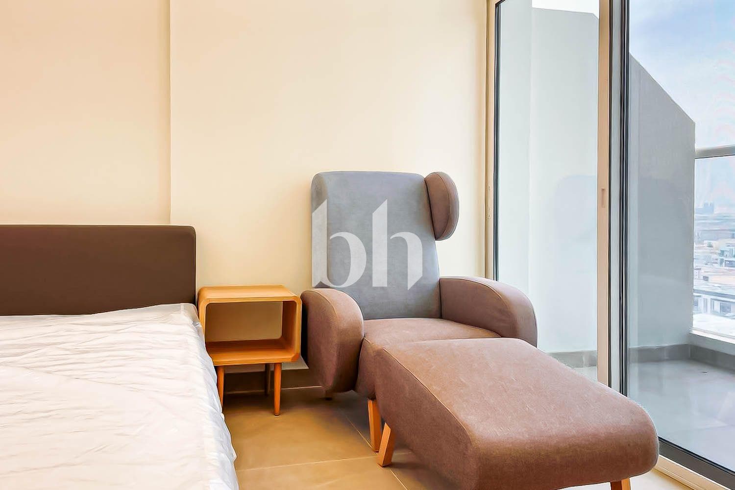 Studio Apartment in Azizi Plaza - photo 2