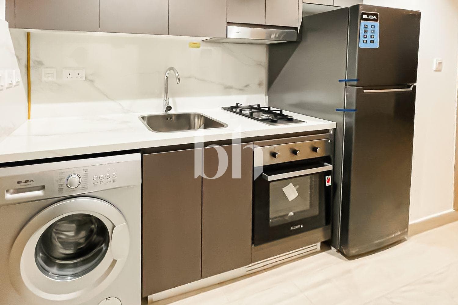 Apartment in AZIZI Pearl - photo 2