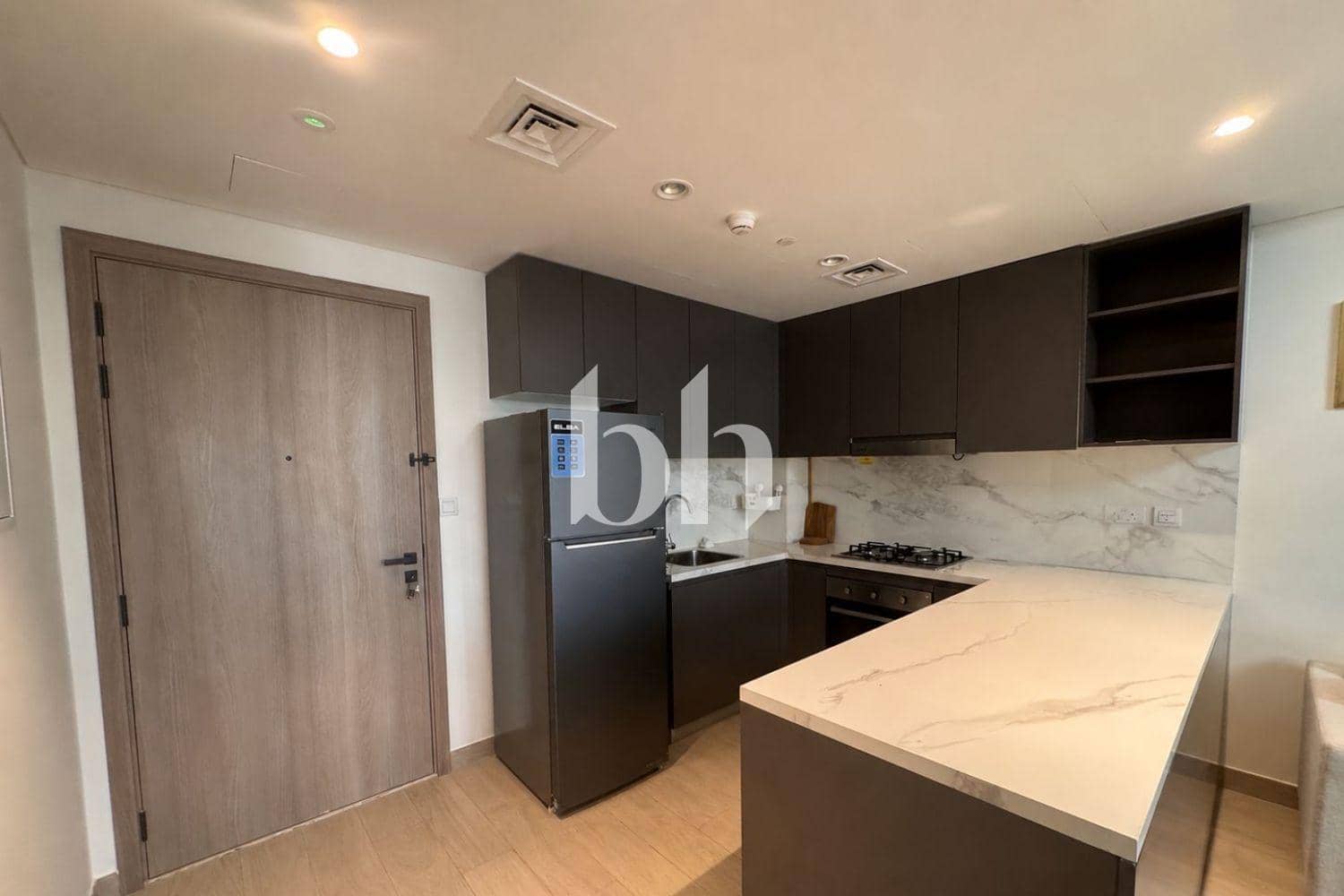 2 Bedroom Apartment in AZIZI Pearl - photo 2