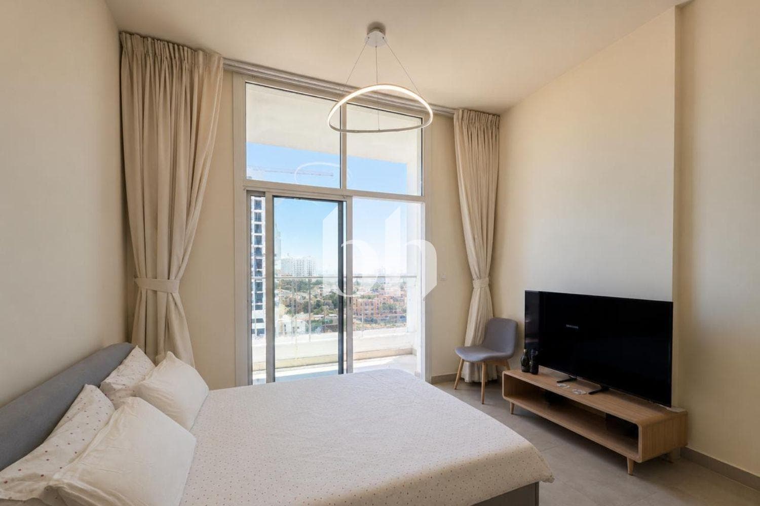 Studio Apartment in Azizi Plaza