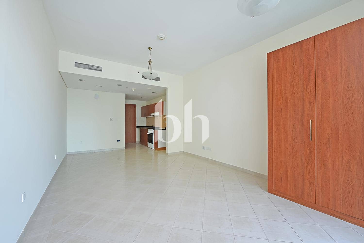 Studio Apartment in The Crescent A - photo 2