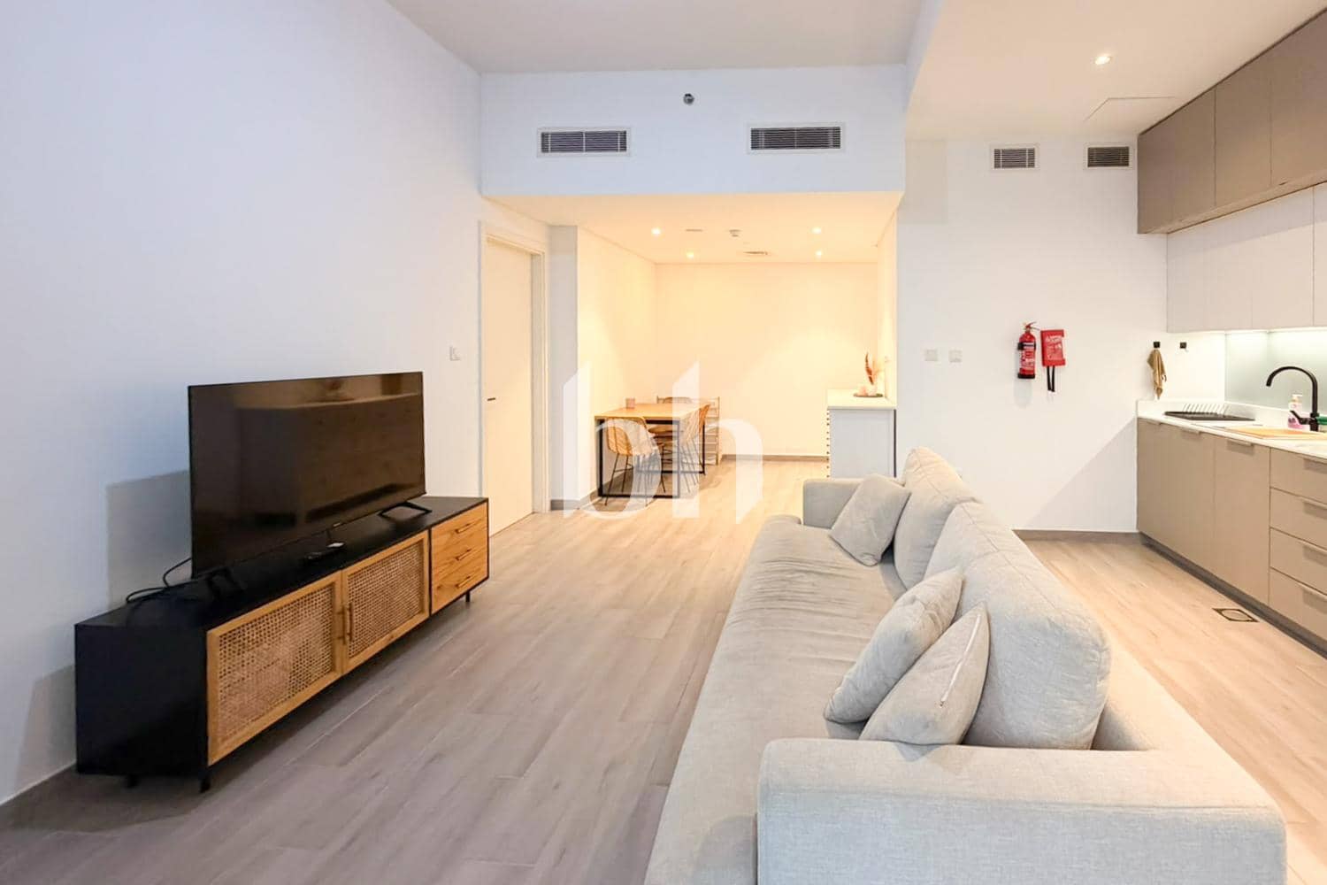1 Bedroom Apartment in Noor 5 - photo 1