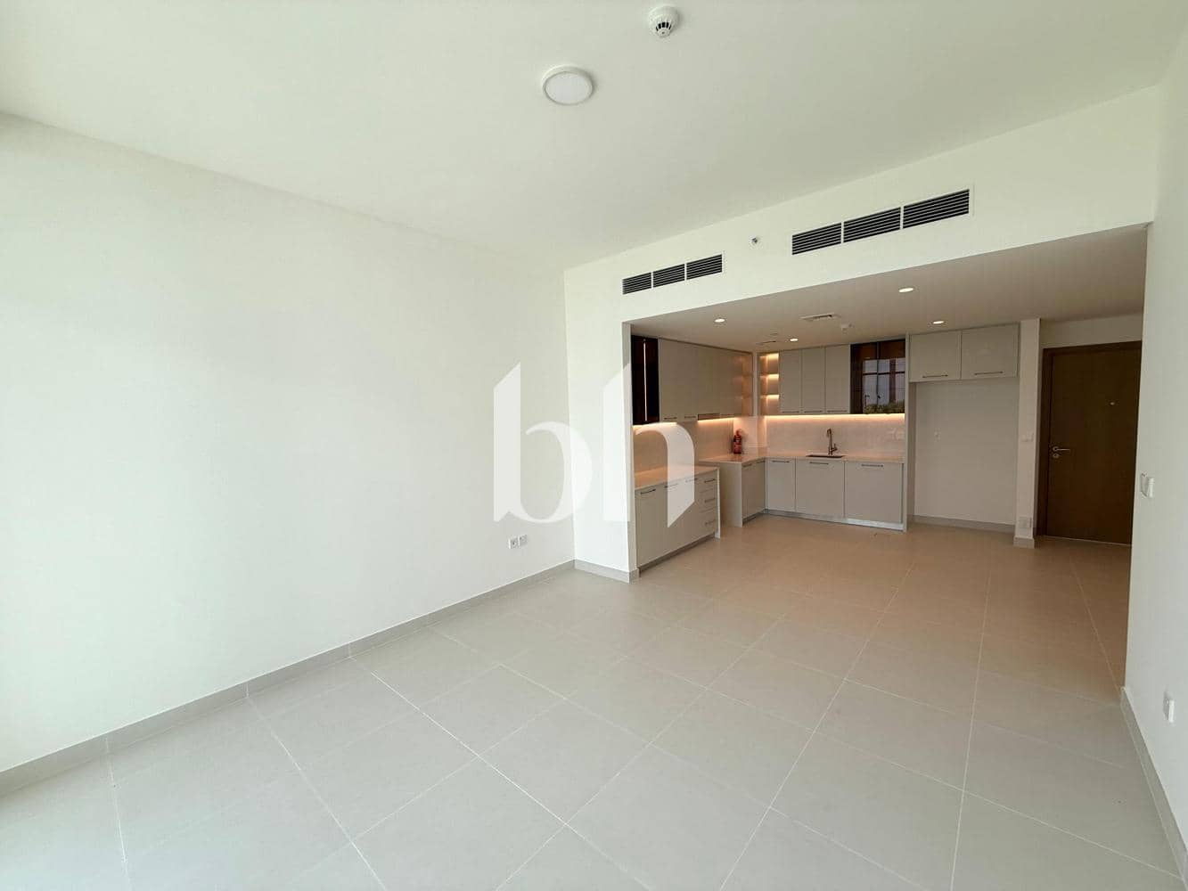2 Bedroom Apartment in The Cove II Building 4 - photo 2