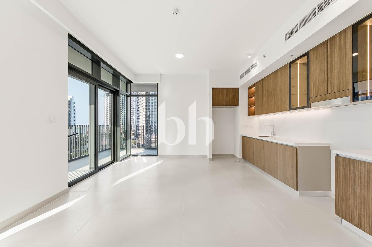 2 Bedroom Apartment in Palace Residences - North - photo 1
