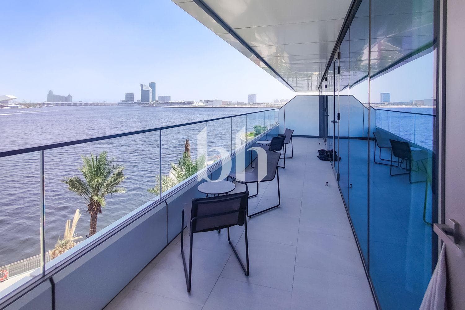 2 Bedrooms Hotel Apartment in Address Harbour Point Tower 2