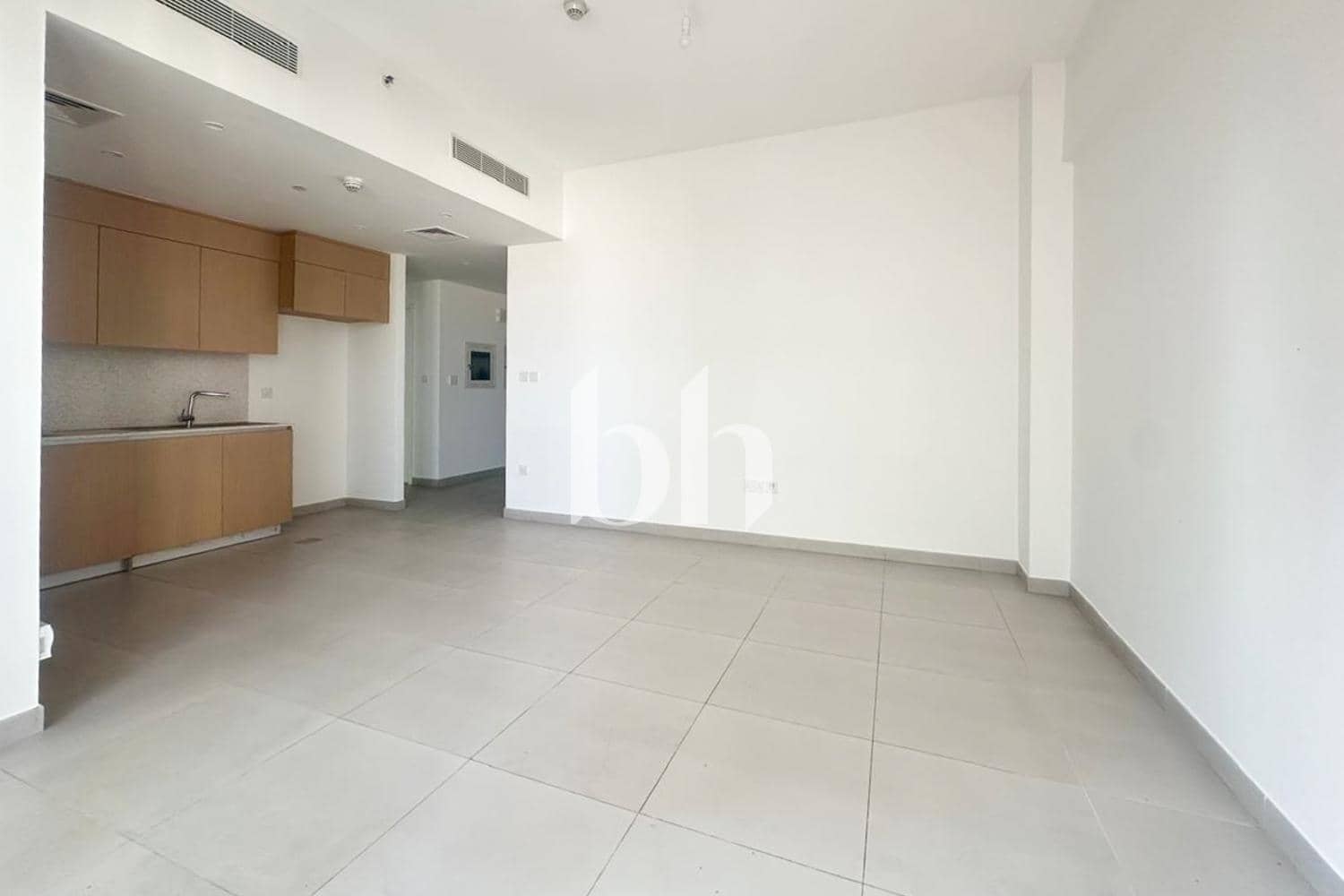 2 Bedroom Apartment in Bayshore Tower 1