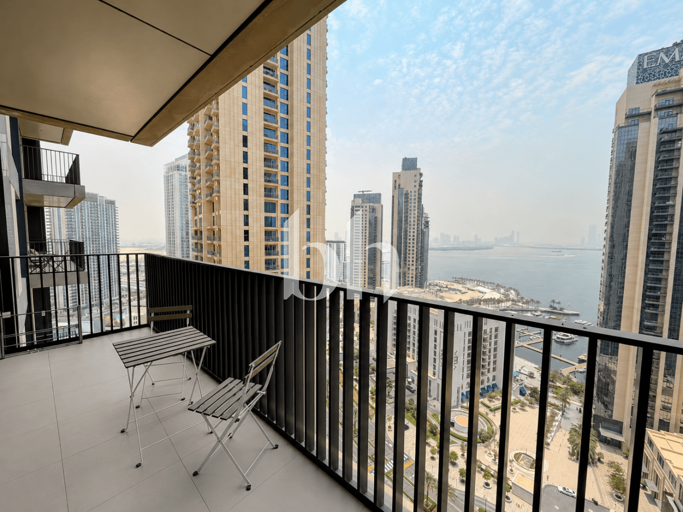 2 Bedroom Apartment in Creek Horizon Tower 1 - photo 2