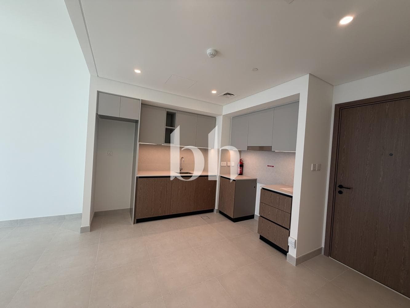 1 Bedroom Apartment in Creek Palace - photo 1