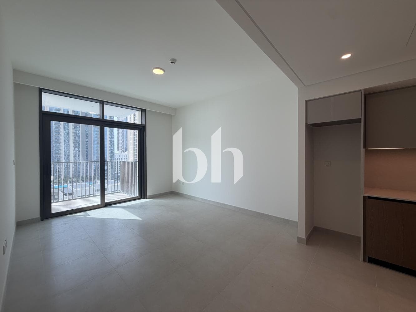 1 Bedroom Apartment in Creek Palace - photo 2