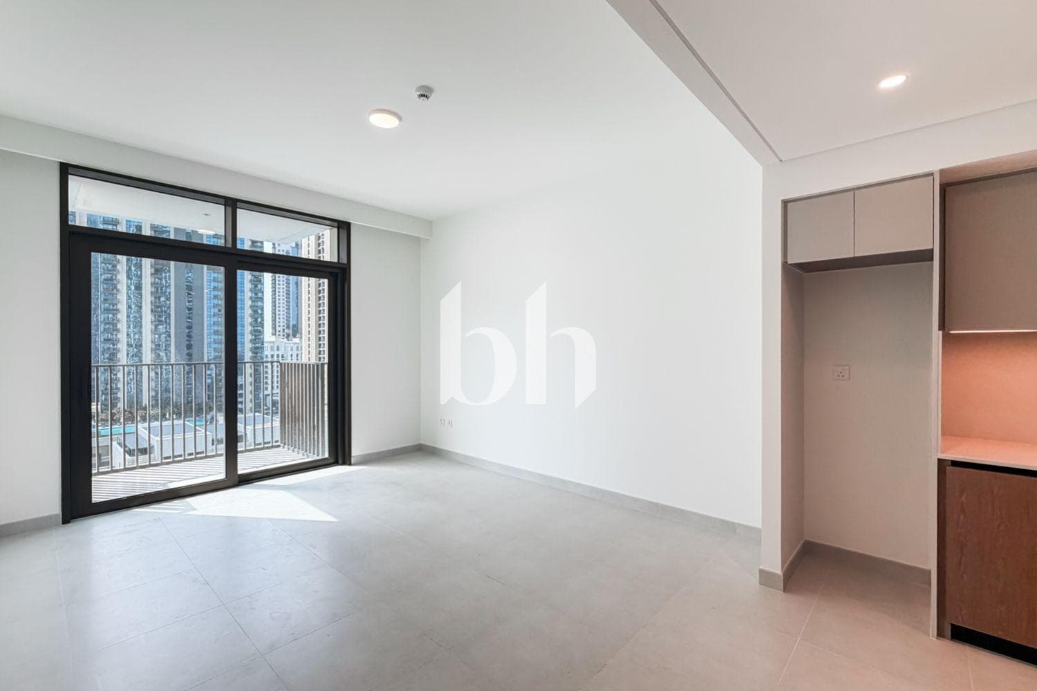 1 Bedroom Apartment in Creek Palace - photo 1