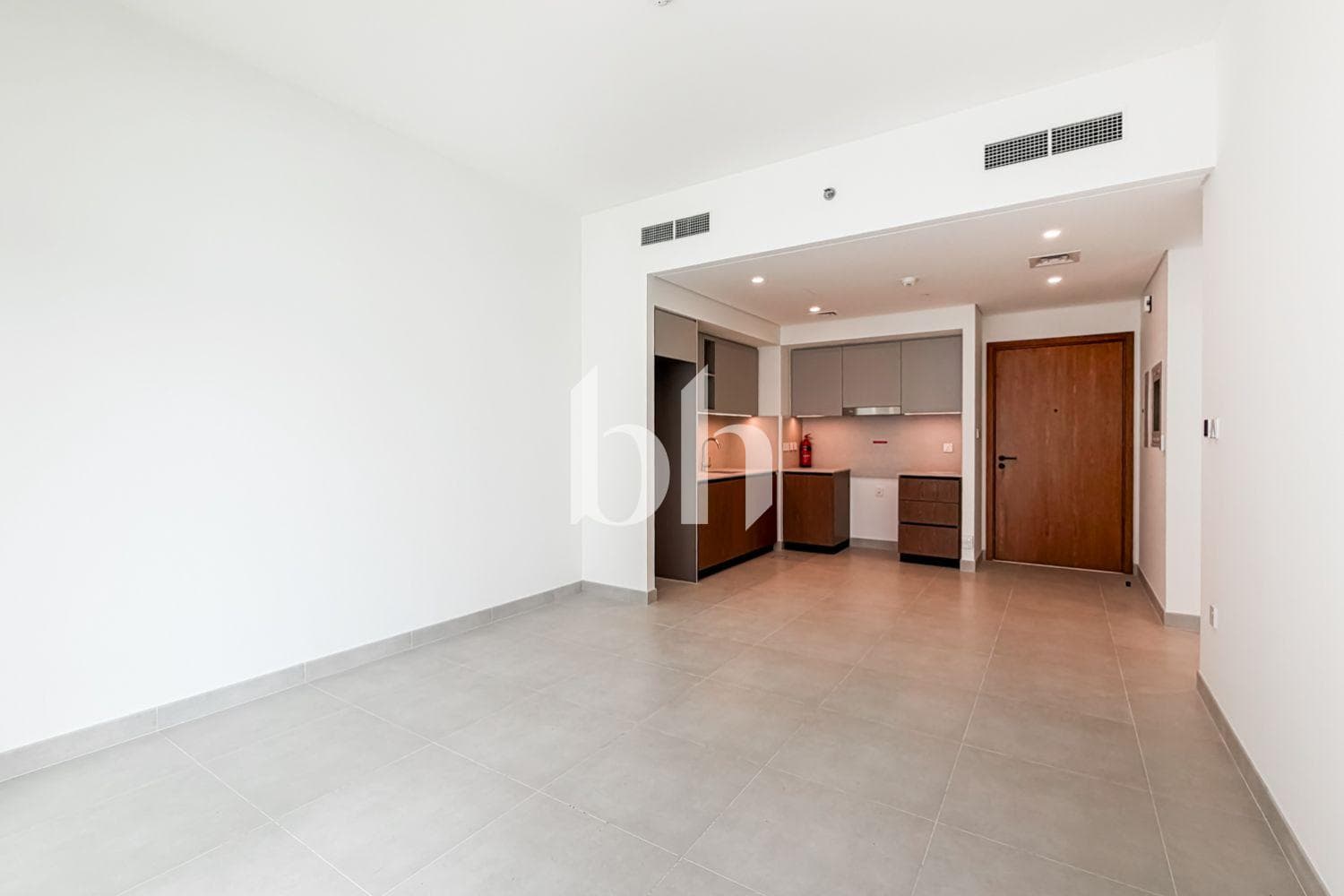 1 Bedroom Apartment in Creek Palace - photo 2