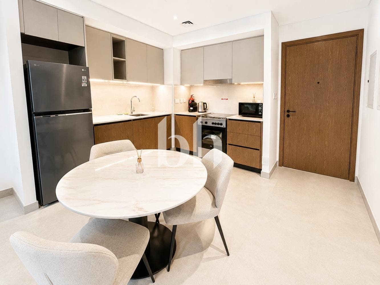 1 Bedroom Apartment in Creek Palace - photo 2