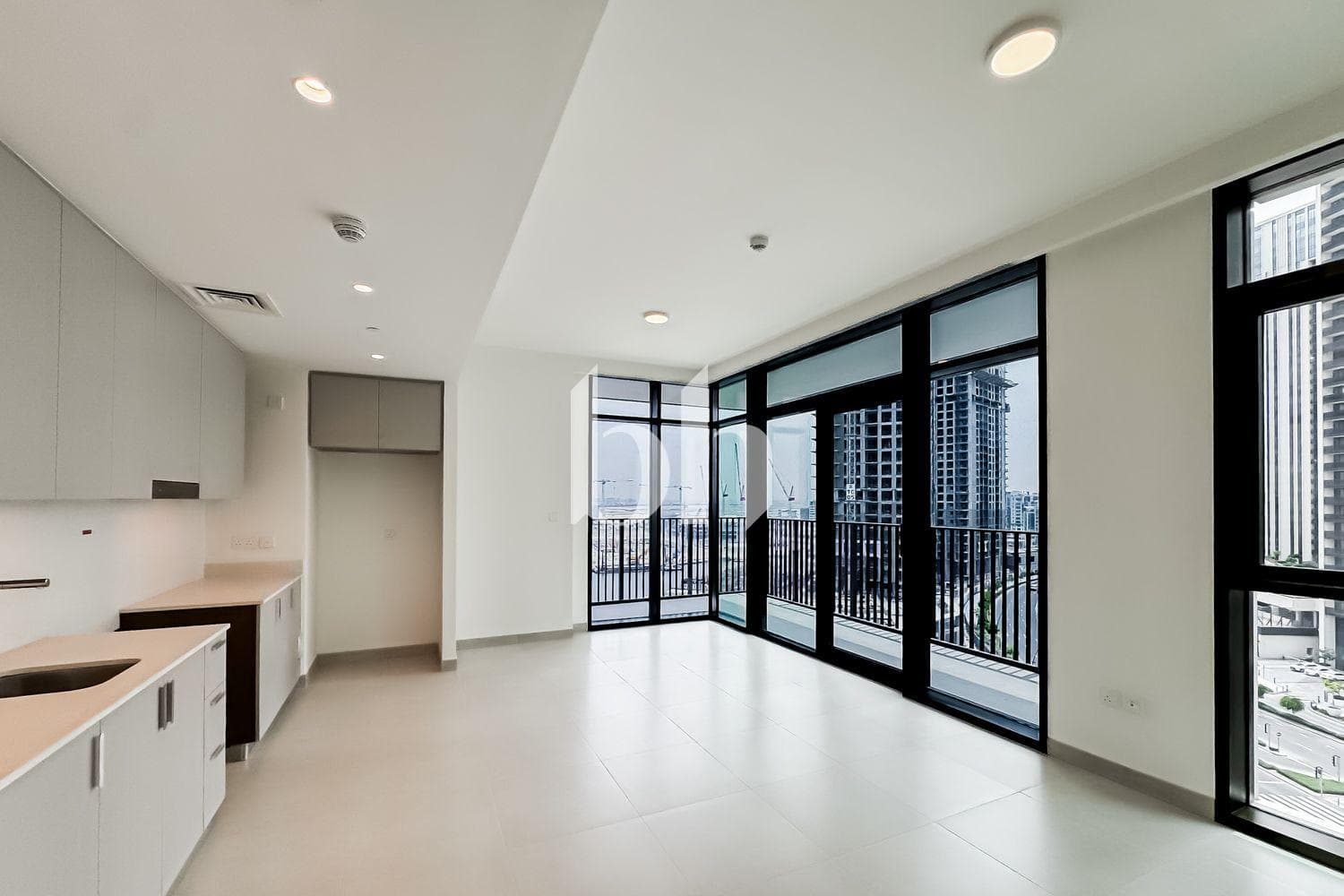 2 Bedroom Apartment in Creek Crescent - photo 1