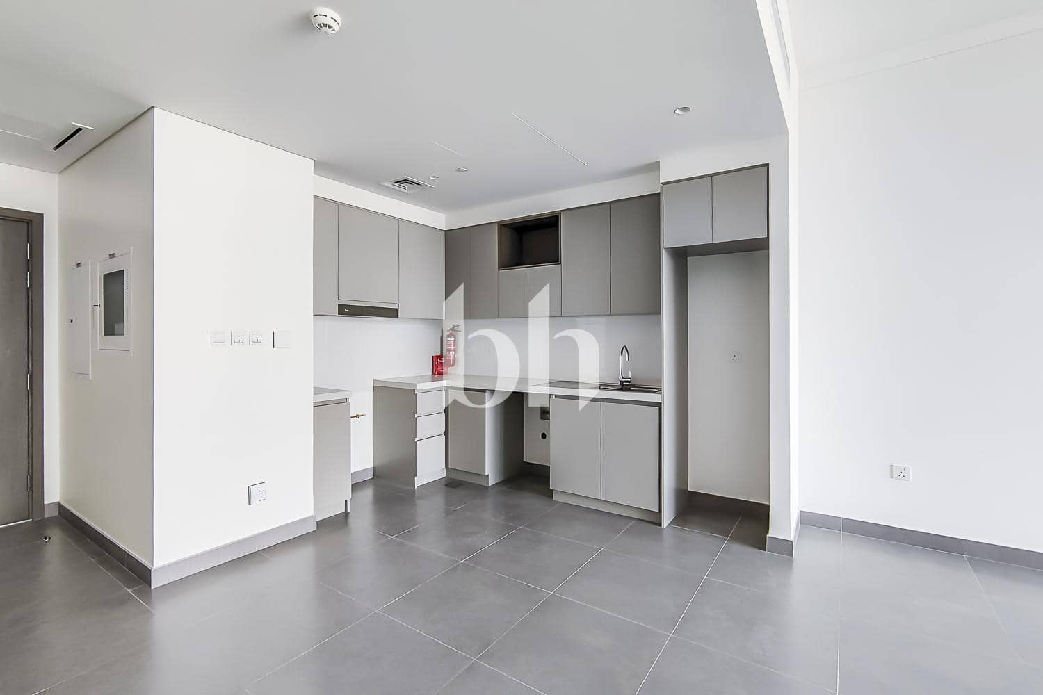 2 Bedroom Apartment in Creek Gate Tower 1