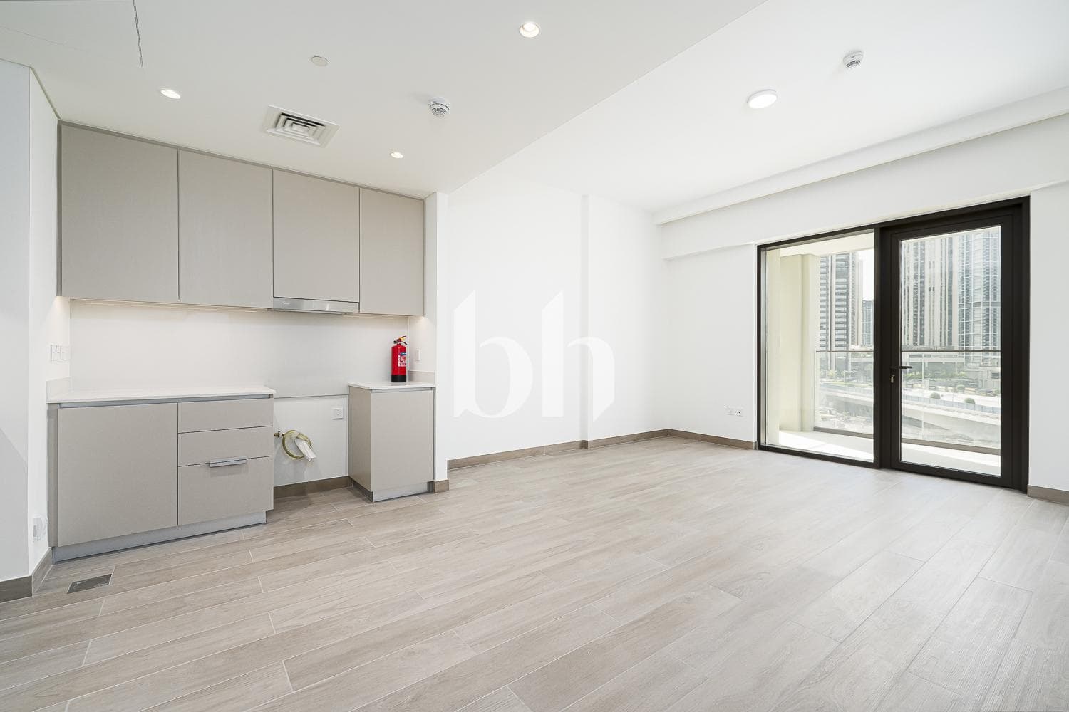 2 Bedroom Apartment in Rosewater Building 2 - photo 2