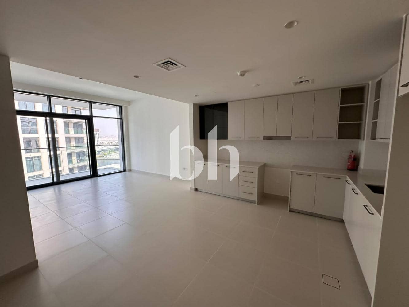 2 Bedroom Apartment in The Cove II Building 4 - photo 1