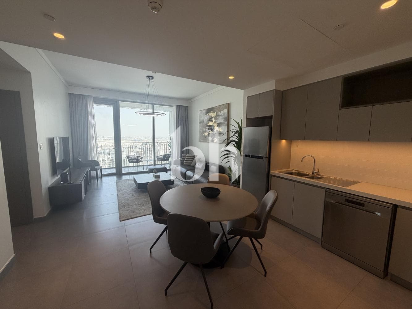 2 Bedrooms Apartment in Creek Gate Tower 2 - photo 1