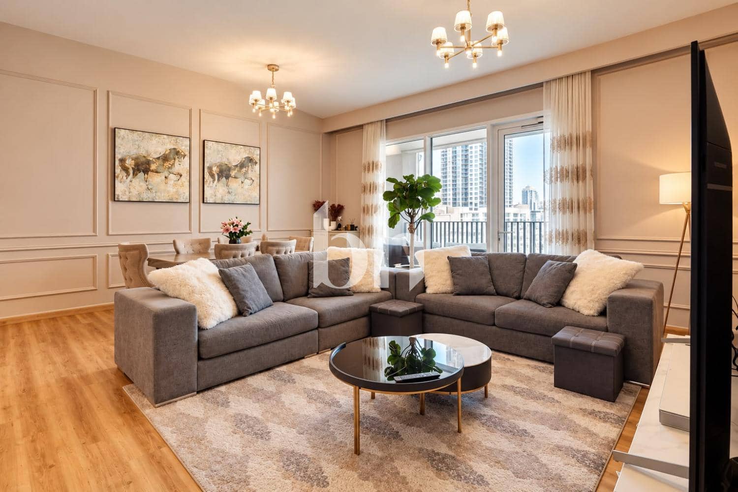 3 Bedroom Apartment in Creek Horizon Tower 1