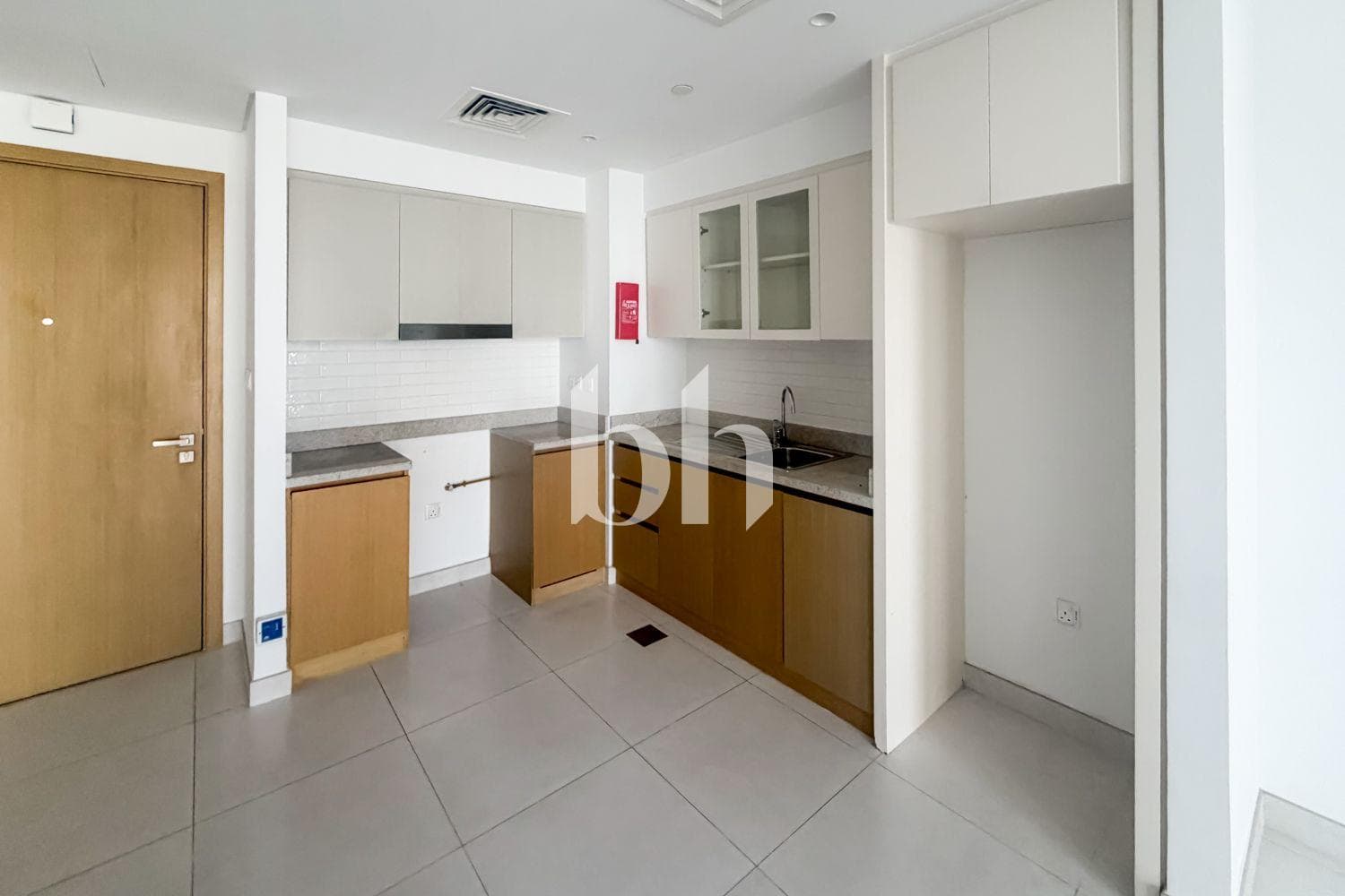 1 Bedroom Apartment in Creekside 18 A - photo 2