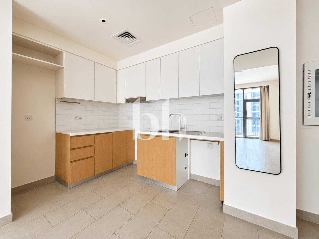 1 Bedroom Apartment in Creek Rise Tower 2 - photo 2