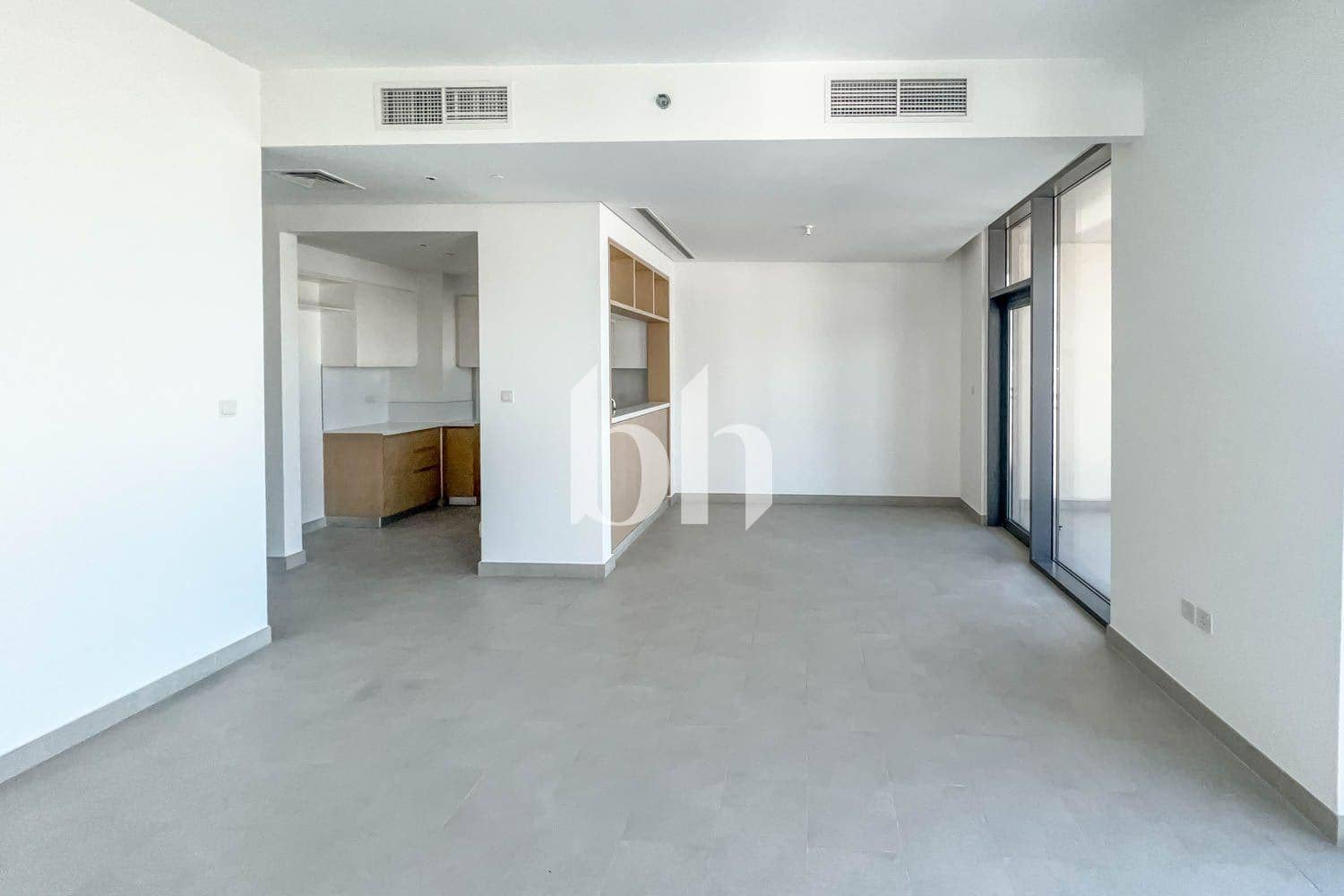3 Bedroom Apartment in Creek Rise Tower 1 - photo 2