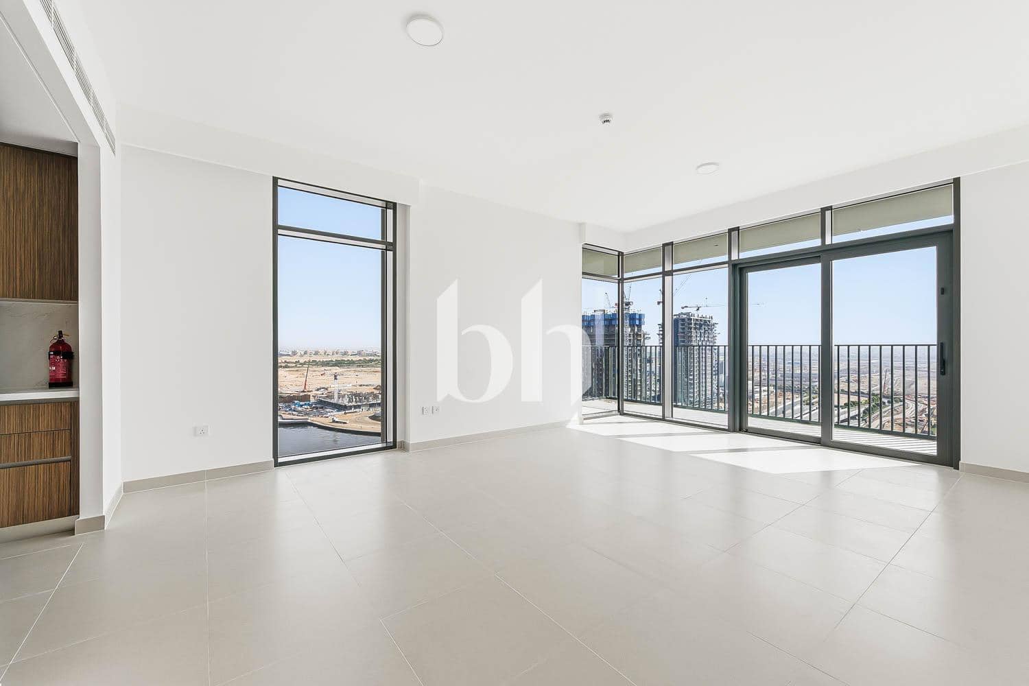3 Bedroom Apartment in Palace Residences - North - photo 1