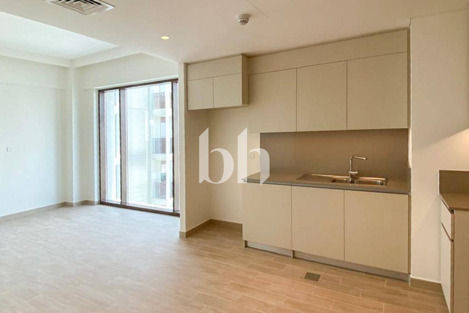 2 Bedroom Apartment in Breeze Building 2 - photo 1