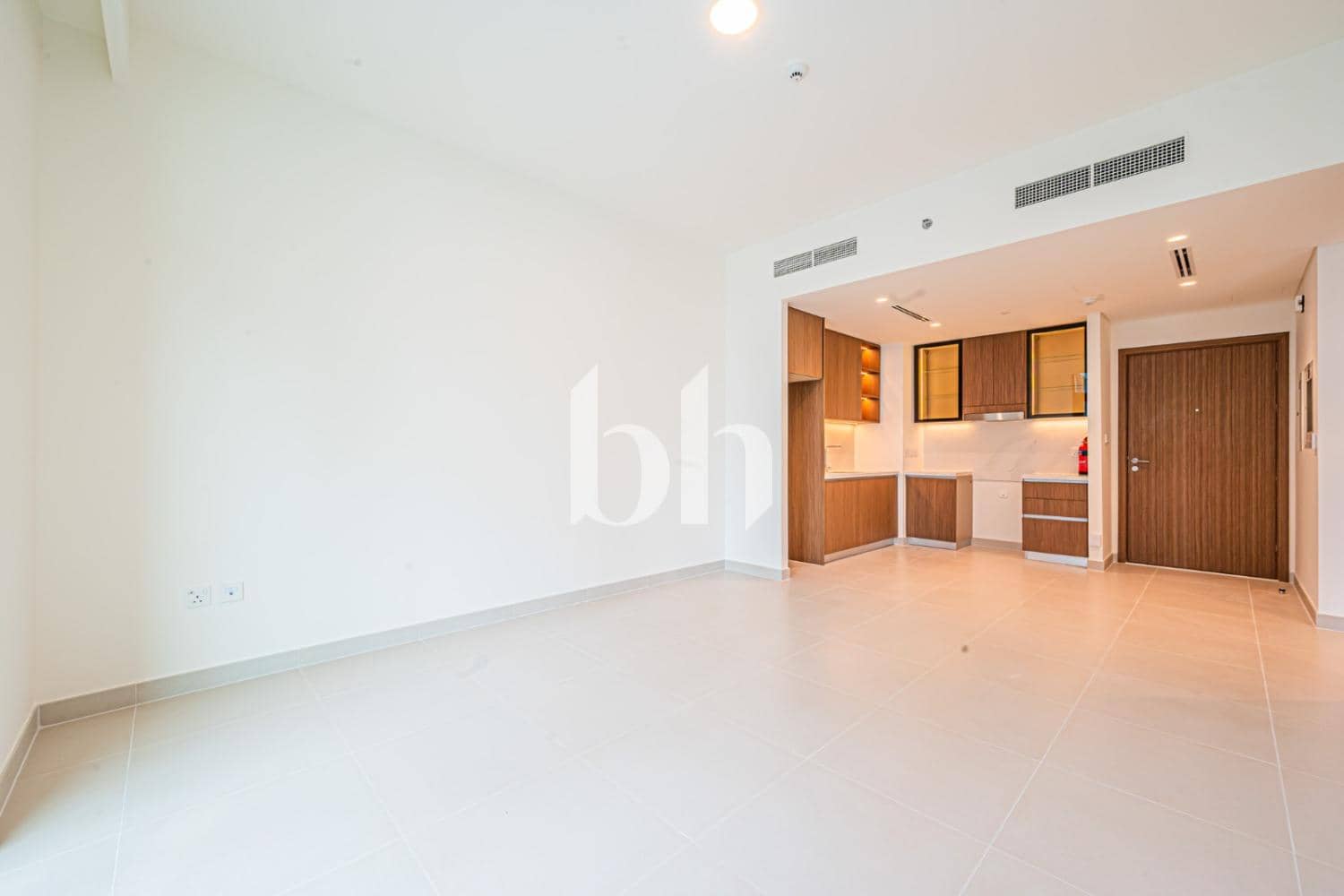 1 Bedroom Apartment in Palace Residences - North - photo 1