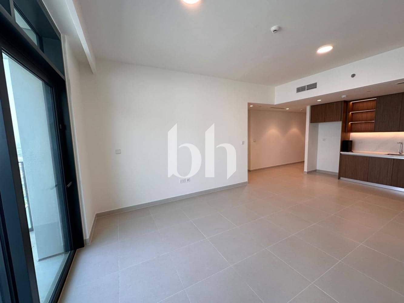 2 Bedroom Apartment in Palace Residences - North - photo 2
