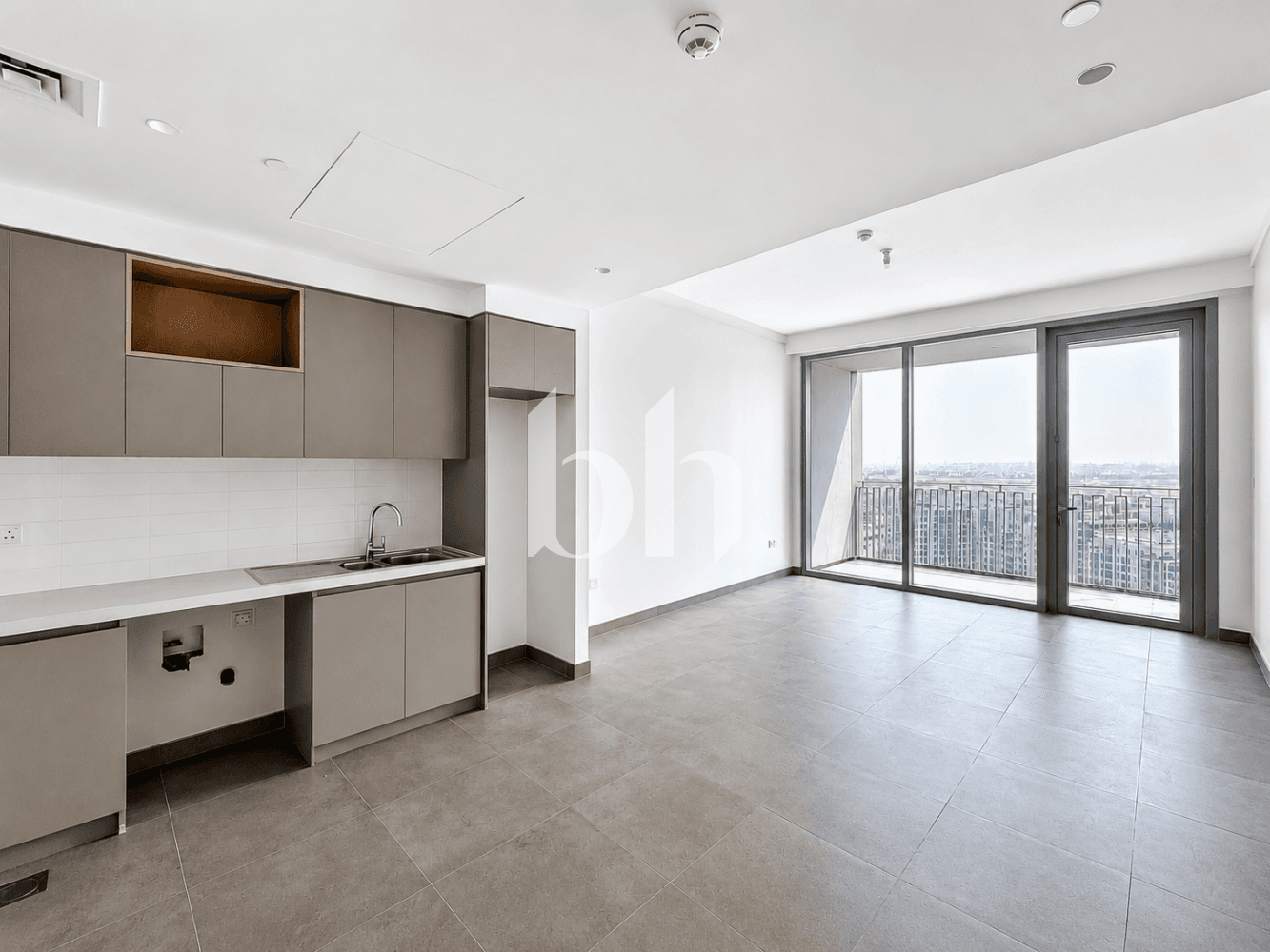 2 Bedroom Apartment in Creek Gate Tower 2 - photo 1