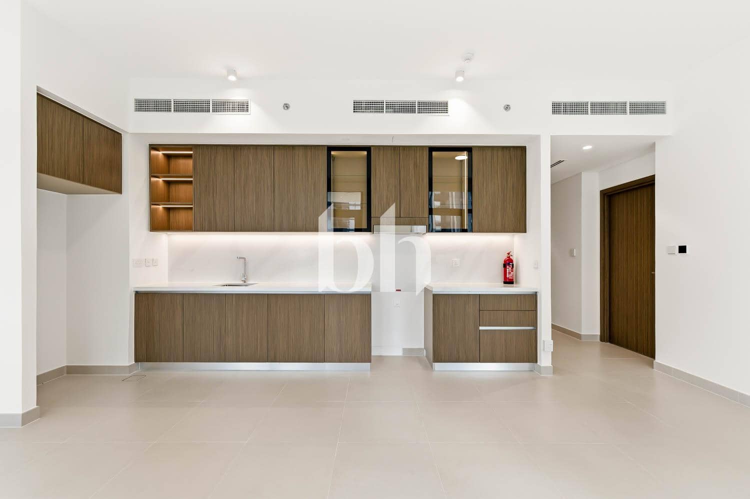 2 Bedroom Apartment in Palace Residences - North - photo 2