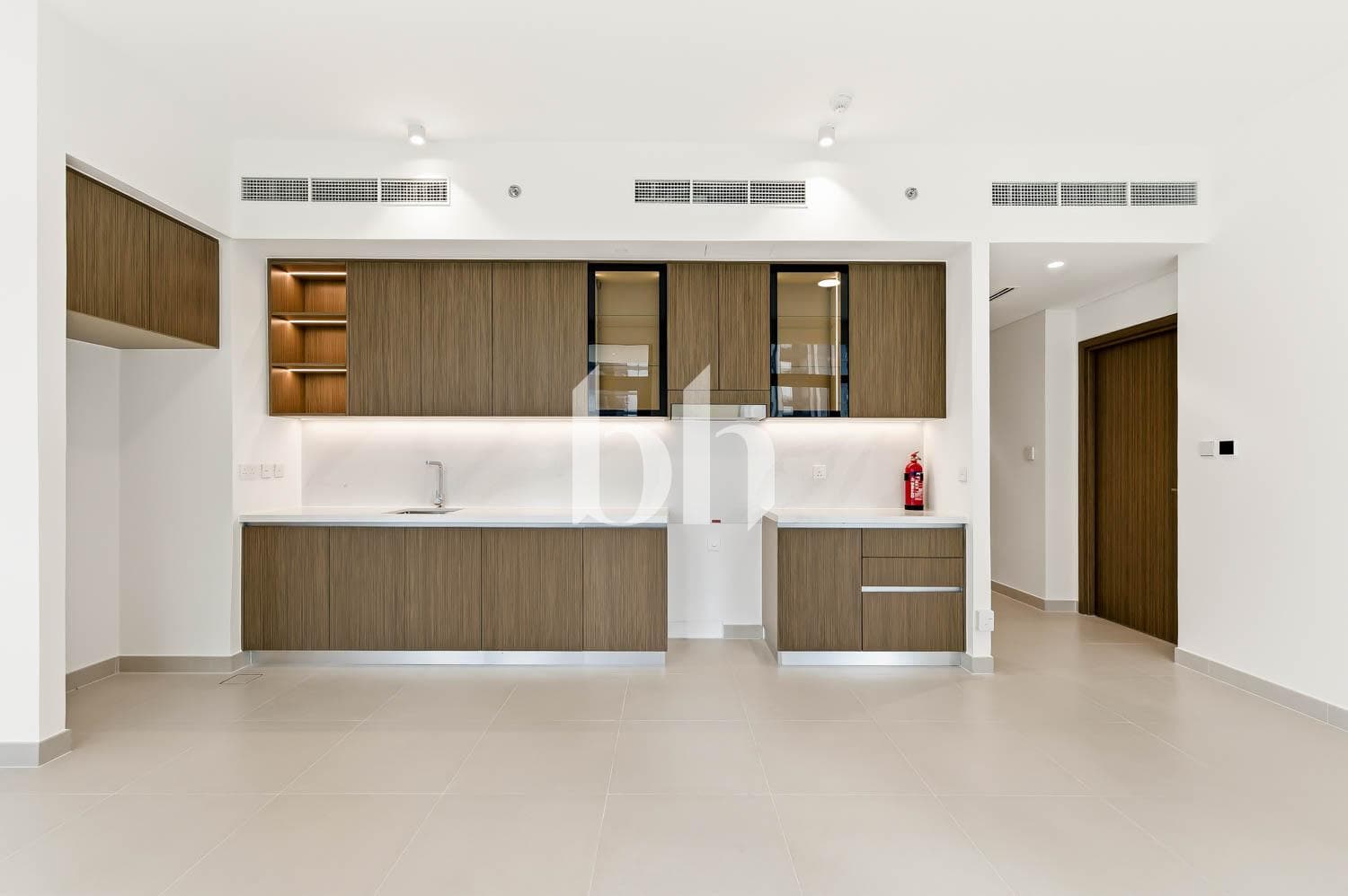 2 Bedroom Apartment in Palace Residences - North - photo 2