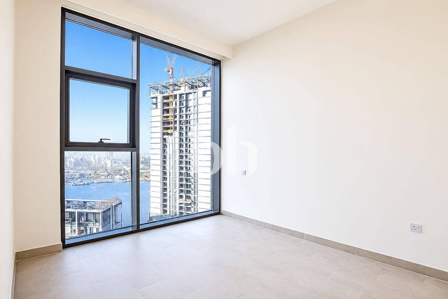 3 Bedroom Apartment in Creek Rise Tower 1 - photo 2