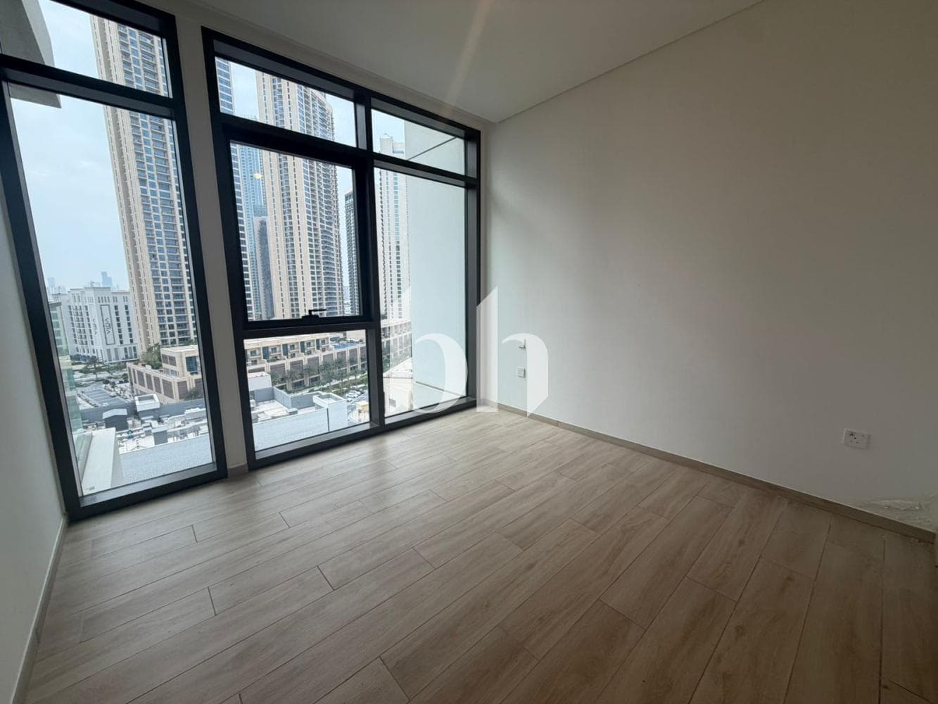 1 Bedroom Apartment in Palace Residences - photo 2