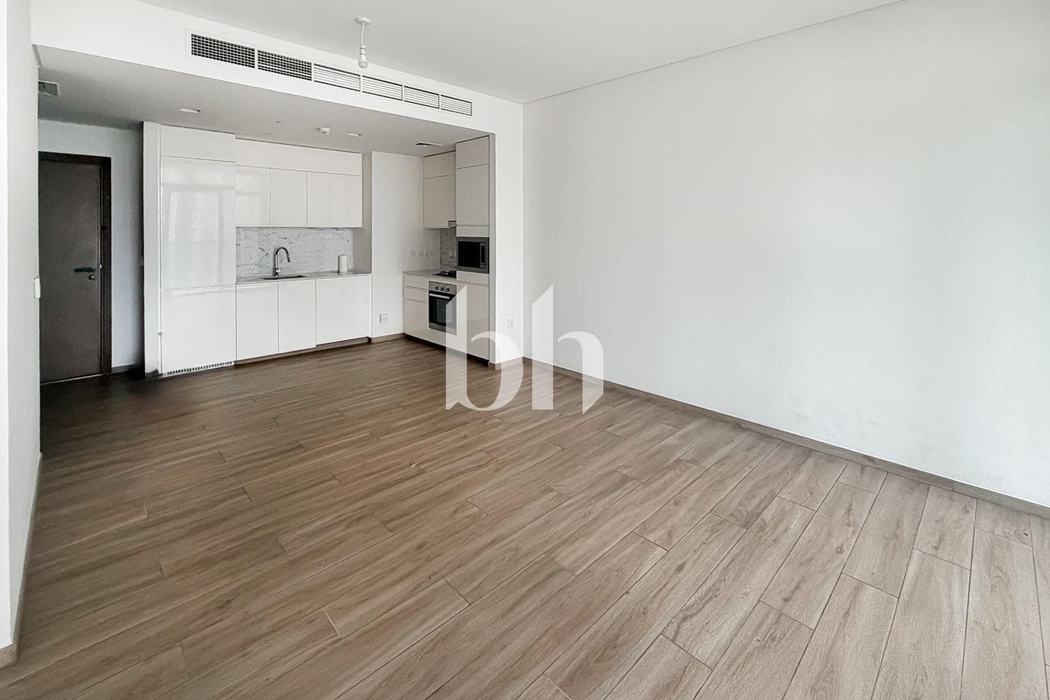 1 Bedroom Apartment in Palace Residences - photo 2