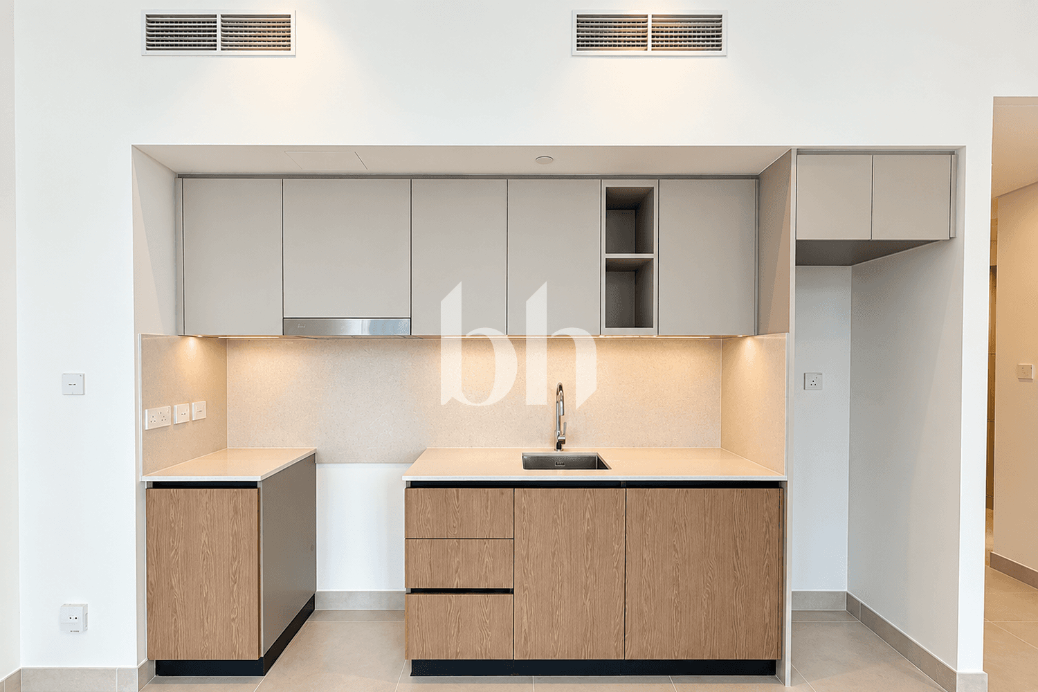 1 Bedroom Apartment in Creek Palace - photo 2