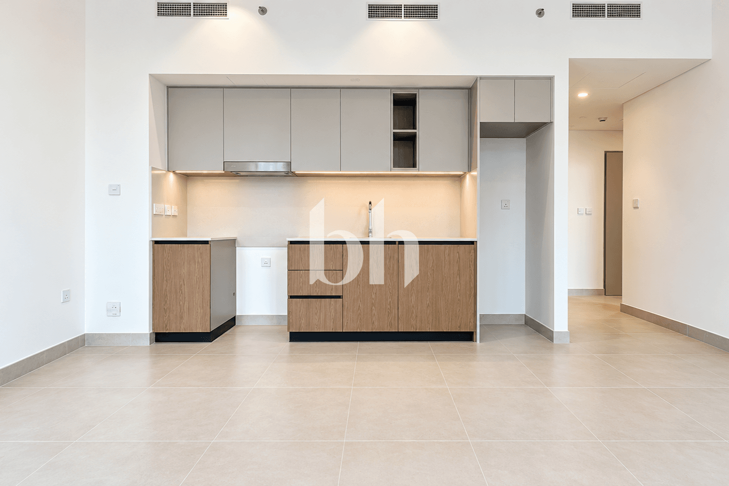 1 Bedroom Apartment in Creek Palace - photo 1