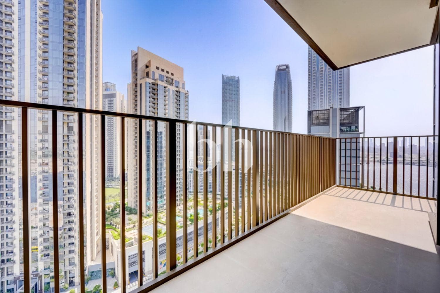 2 Bedrooms Apartment in Creek Crescent - photo 1